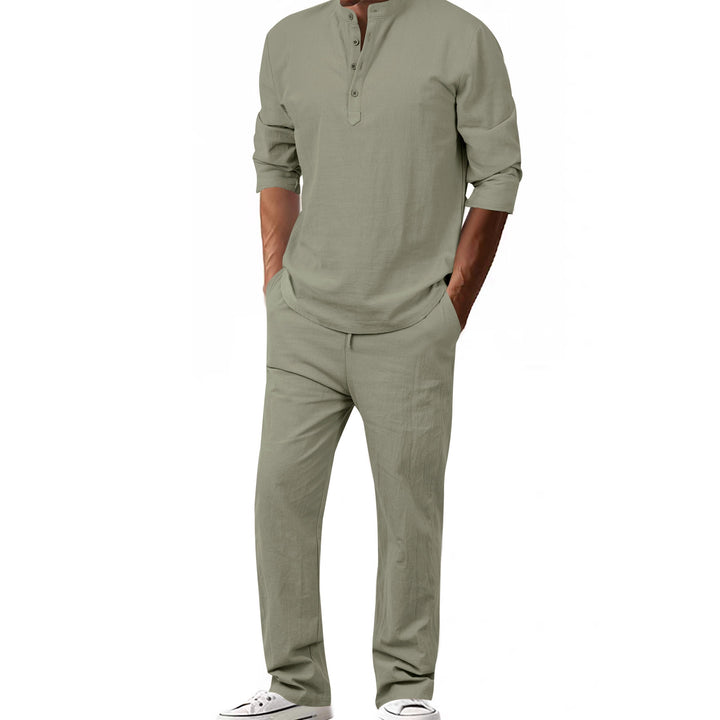Modern leisure suit for men with an innovative boutonnière design and breathable features Lune London