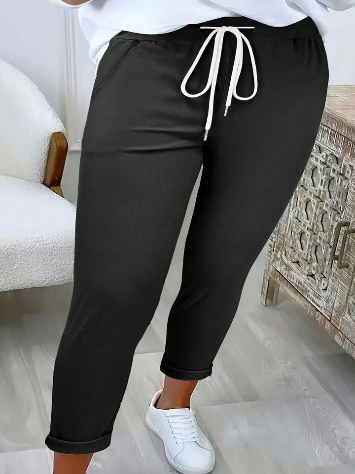 Comfortable leisure pants for women with adjustable waistband and relaxed fit Lune London