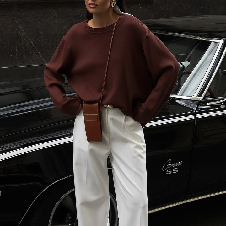 Casual sweater for women with a loose fit and chic stylish pants