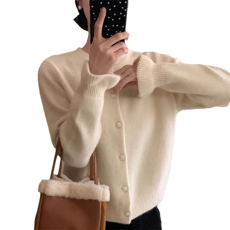 Cardigan confortable pour femmes avec fermeture élégante à boutons en perles Chic & Stil