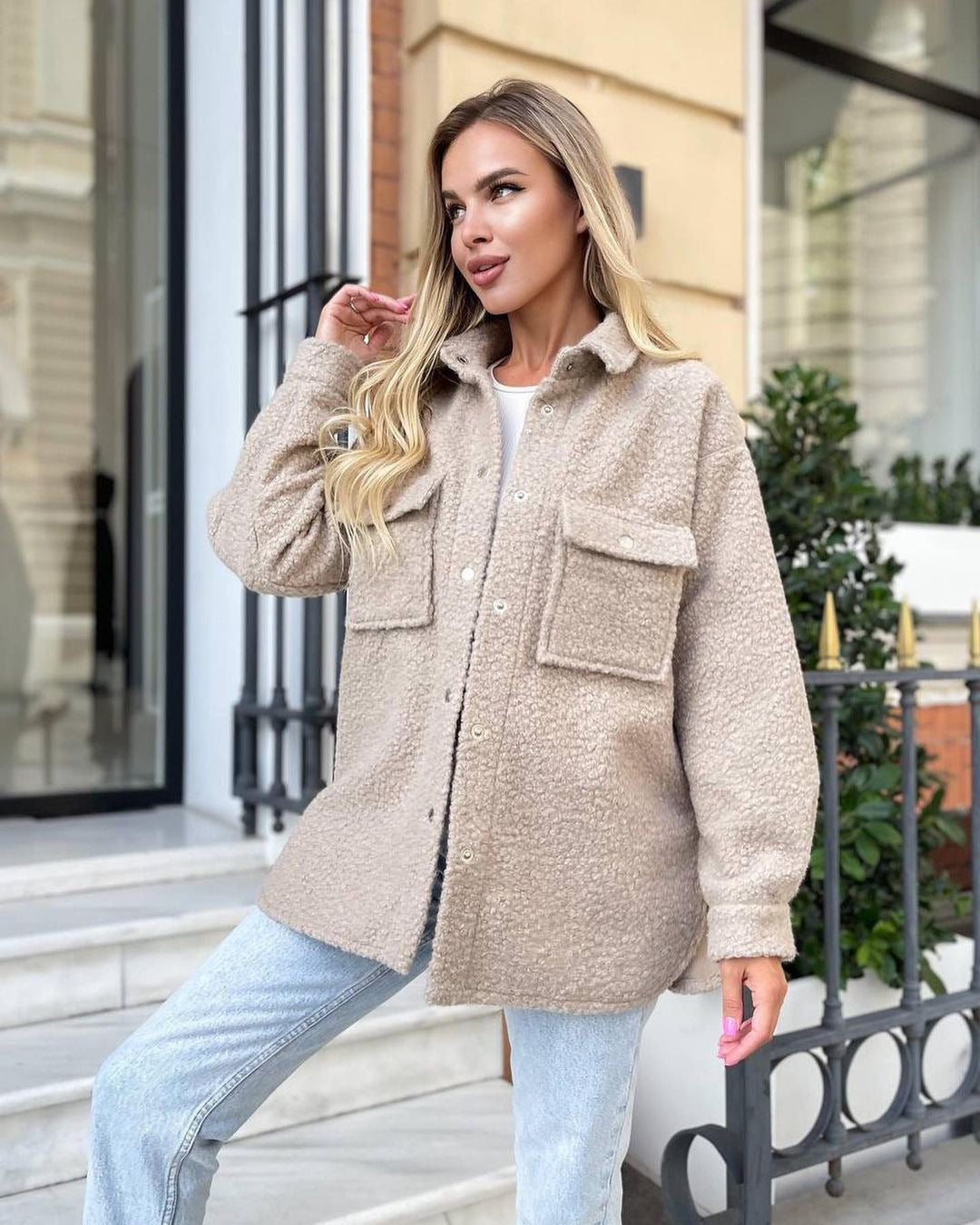 Soft fleece jacket for women with applied pockets and buttoning Lune London