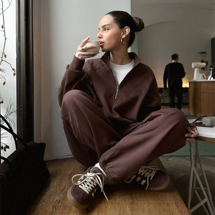 Women Fleece Sports Sweater with High Neck and Chic Zipper