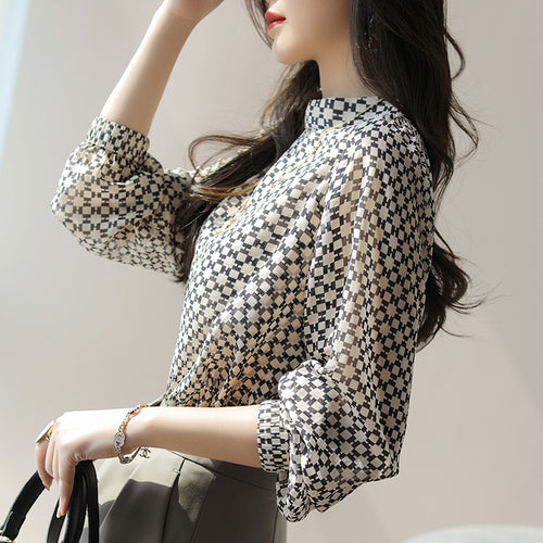 Ladies elegant blouse with geometric patterns Amarae
