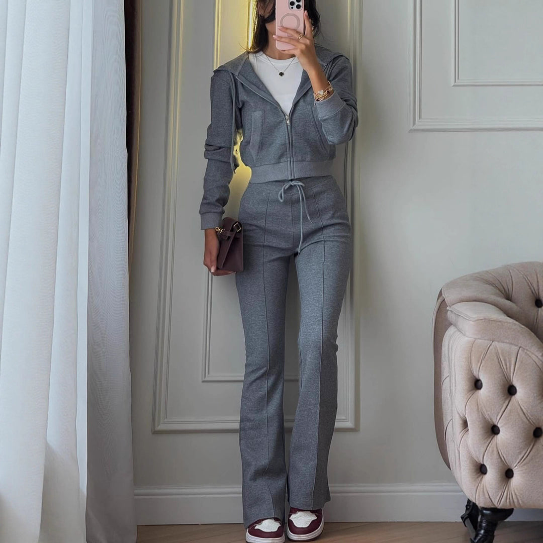 Two-piece sporty set for women with a comfortable hooded jacket and a loose fit Lune London