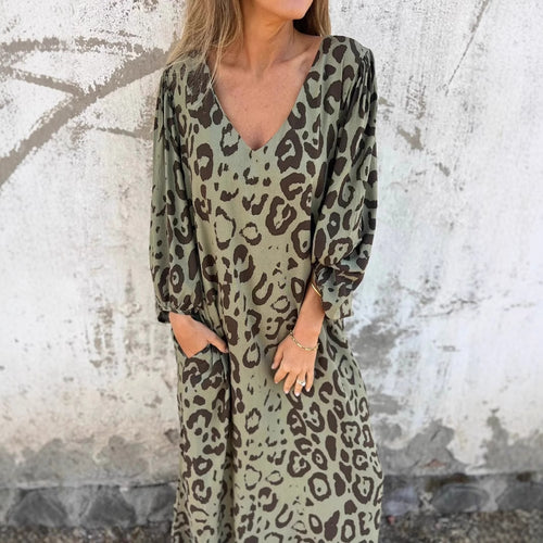 Maxi dress for women with an exclusive leopard pattern and practical side pockets Amarae