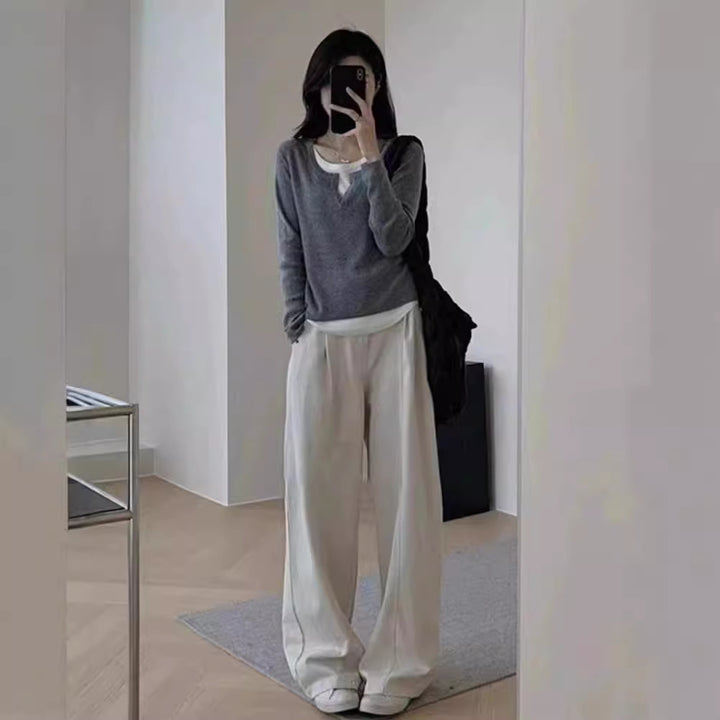 Pull-over fin en tricot pour femmes avec col en V et manches raglan Chic & Stil
