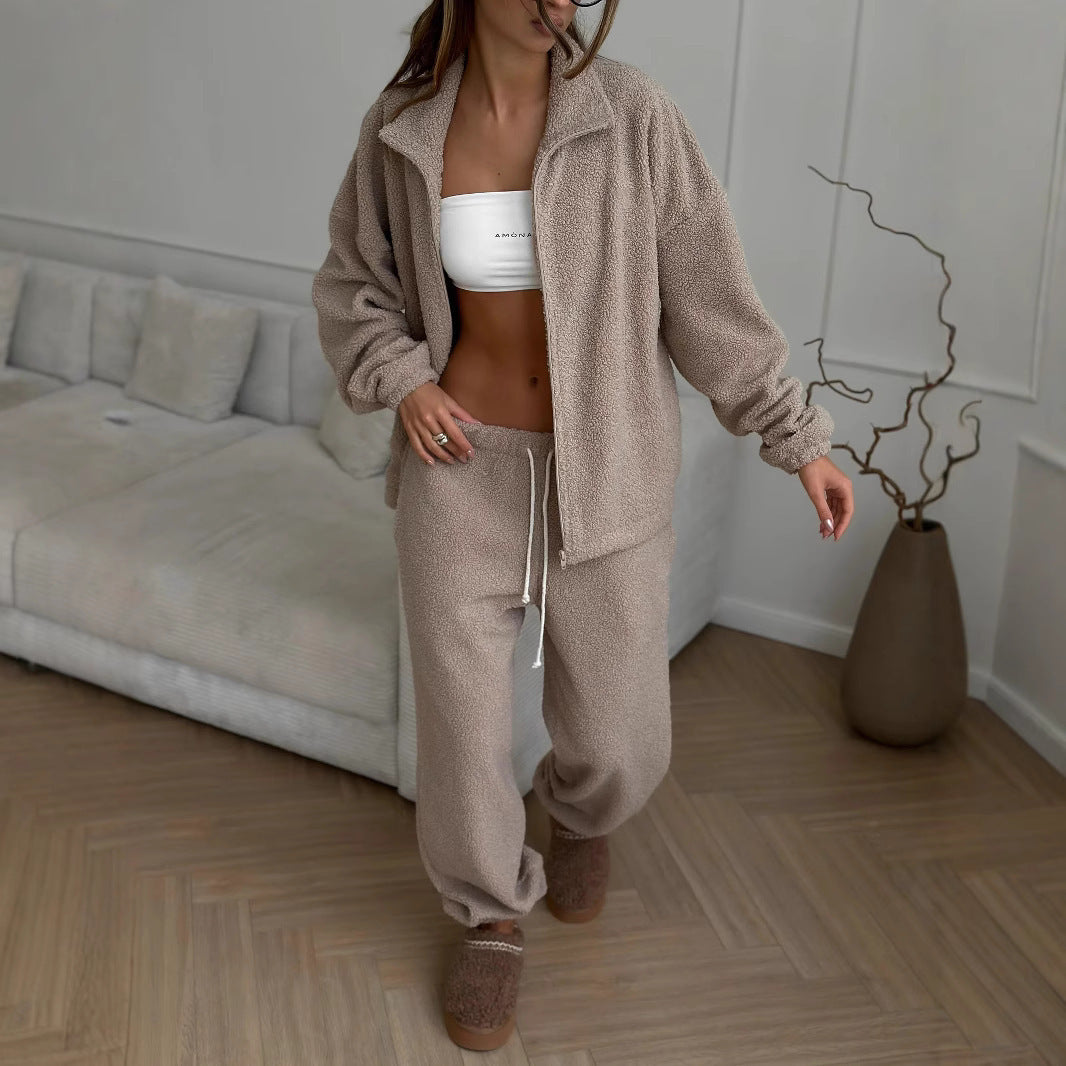 Women Robust fleece jogging set with high collar and practical pockets Lune London