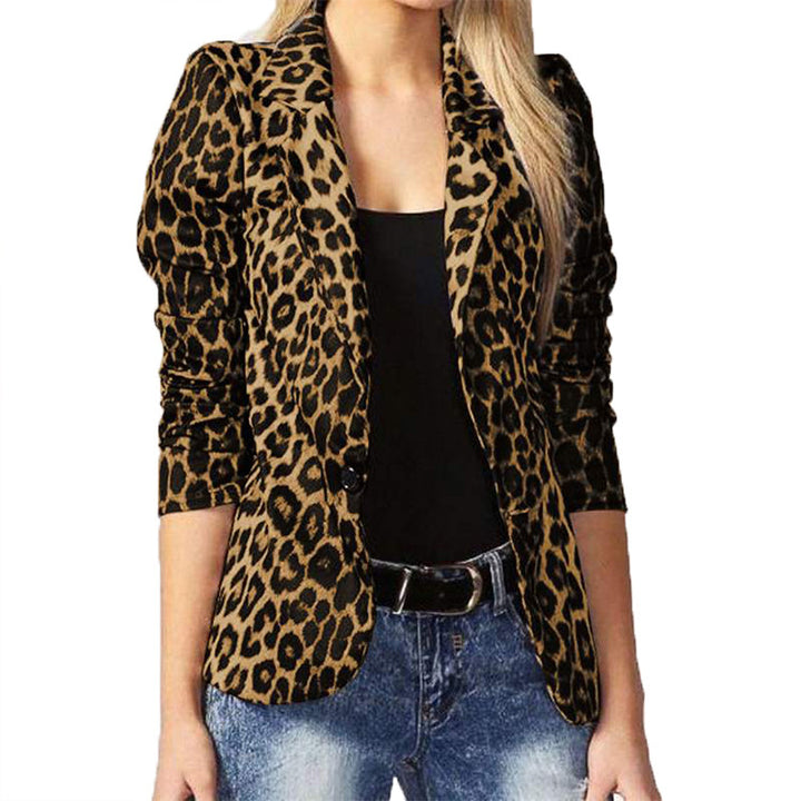 Woman Elegant blazer jacket with leopard pattern with fitted cut Lune London