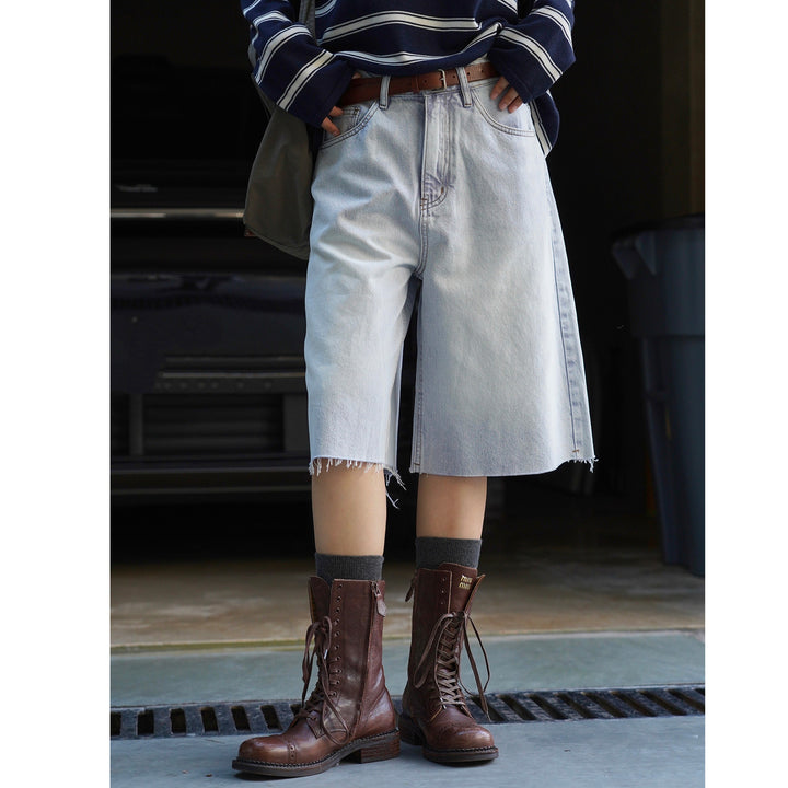Ladies high-waisted wide denim Bermuda with fringed hem Amarae