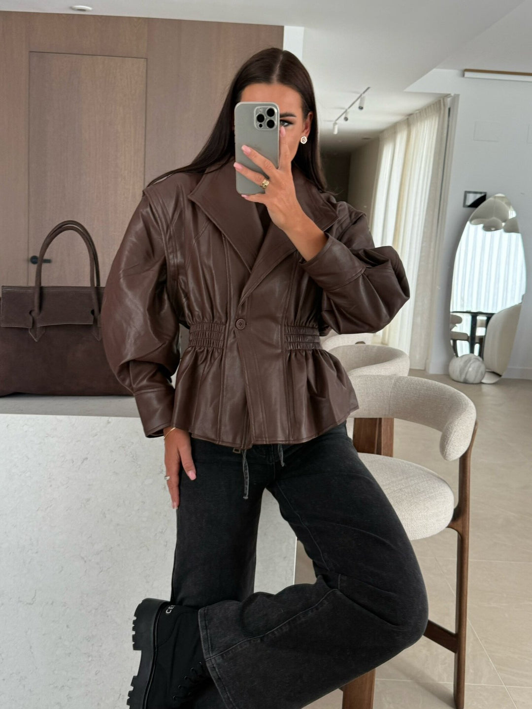 Veste en cuir designer pour femmes avec coupe cintrée et fronces Chic & Stil