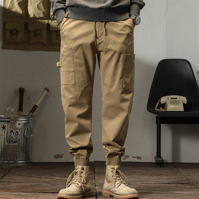 Comfortable cargo pants for men with practical side pockets Lune London