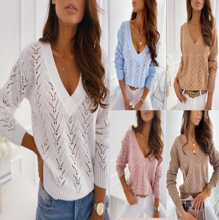 Chunky knit sweater for women with an elegant V-neck and a delicate pattern Lune London