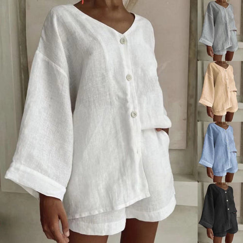 Casual women's outfit with a loose top and shorts Amarae