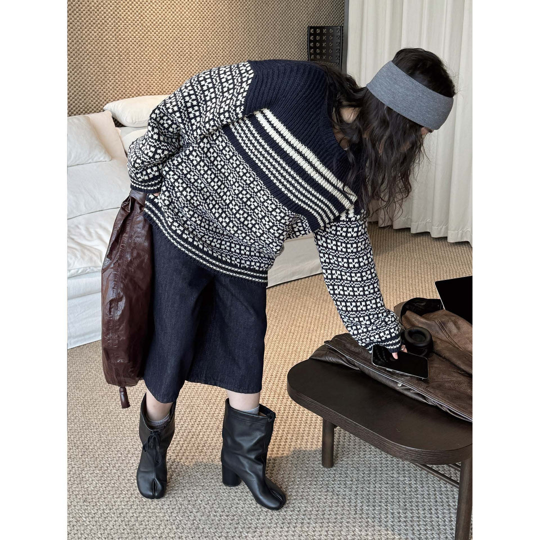 Women's Chunky Knit Oversized Sweater with Jacquard Pattern and Round Neck