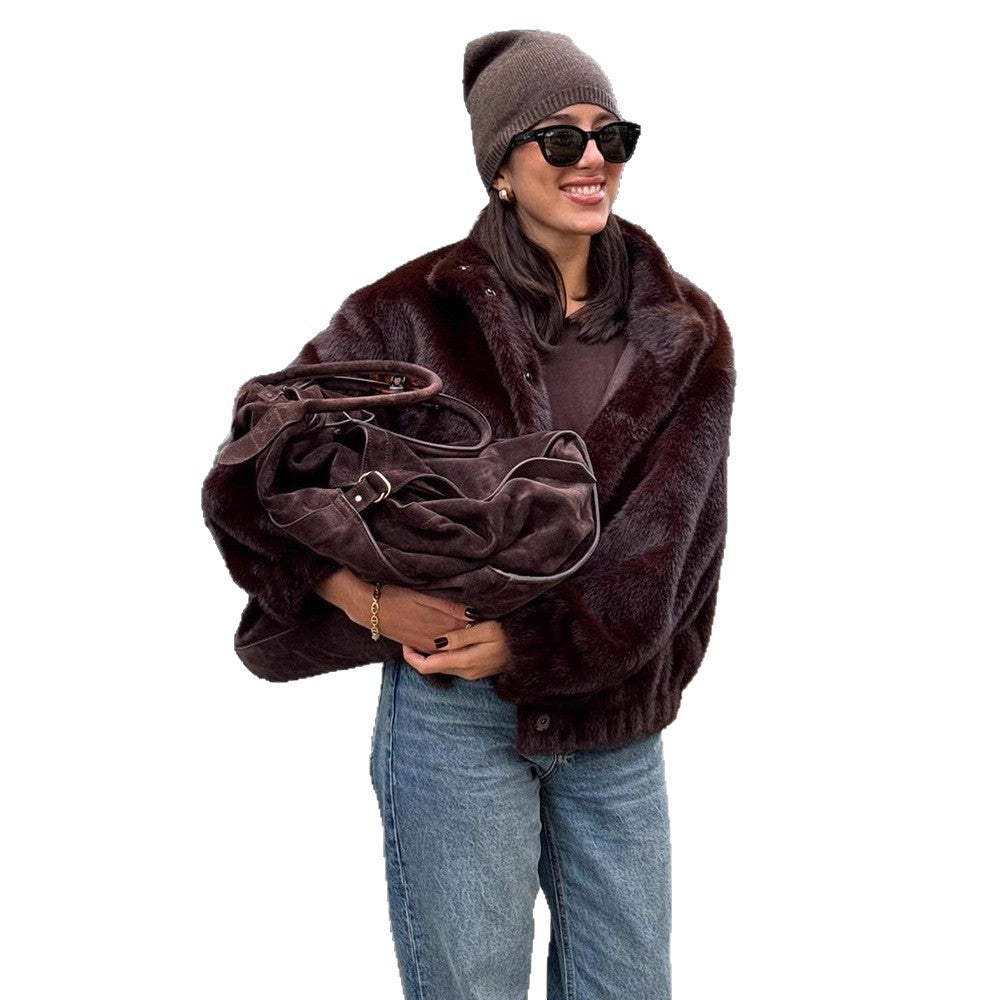 Women’s short jacket in teddy faux fur with boxy silhouette and patch pocket Amarae
