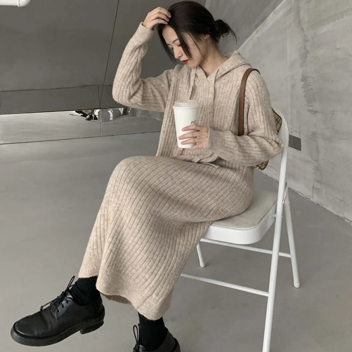 Pull en tricot pour femmes avec capuche et texture côtelée Chic & Stil