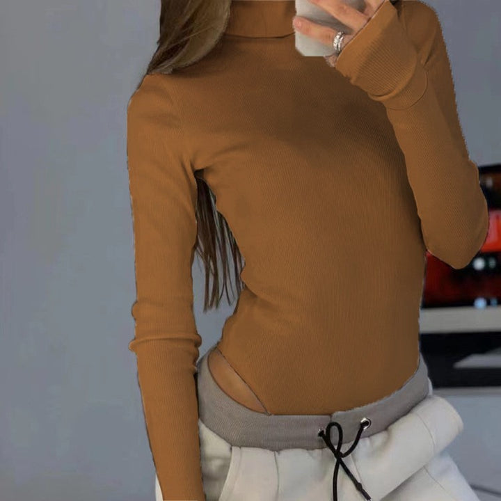 Ladies fitted top with long sleeves and closed design Lune London