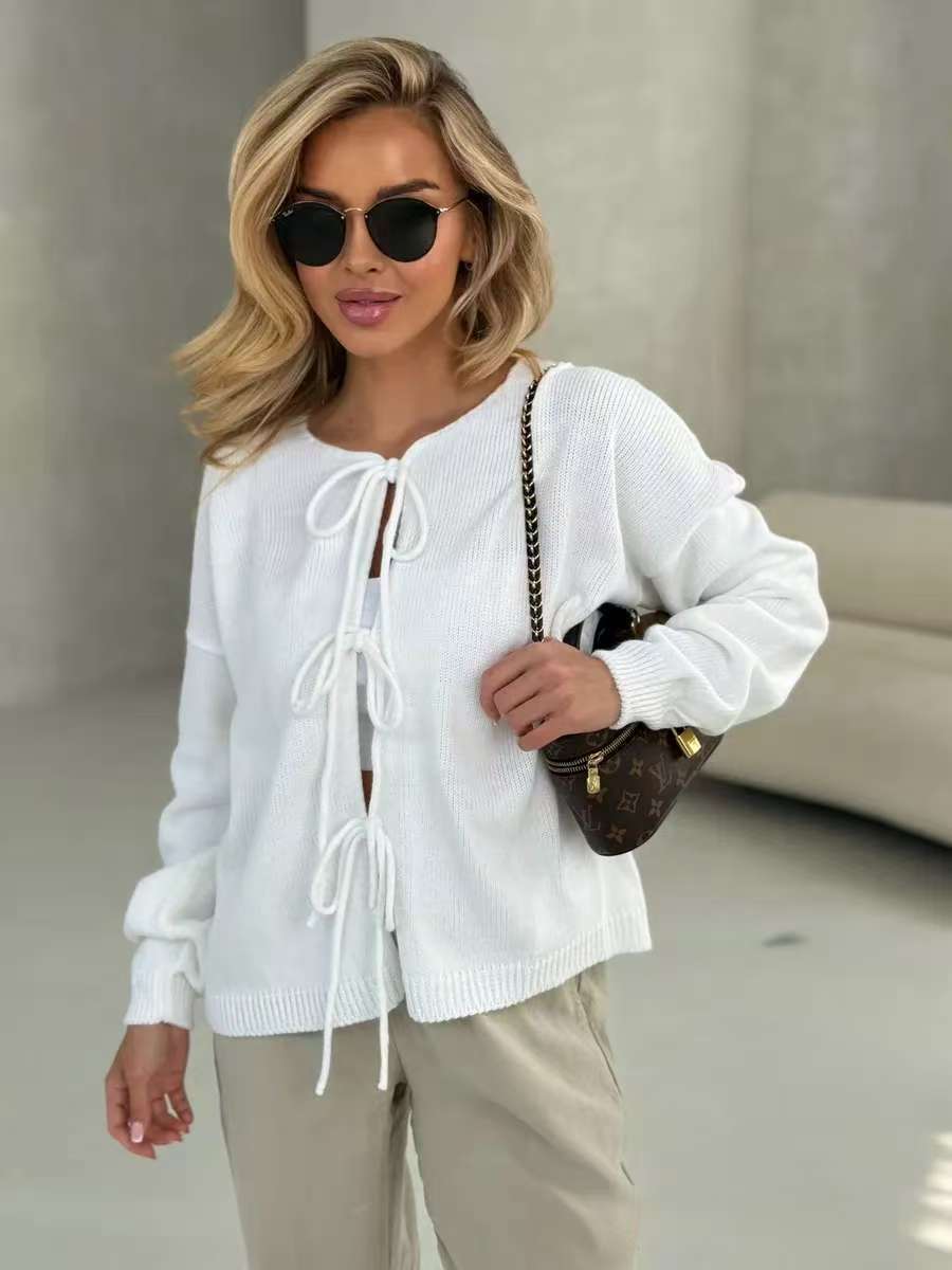 Pull en tricot pour femmes avec un lacet élégant et une coupe confortable Lune London