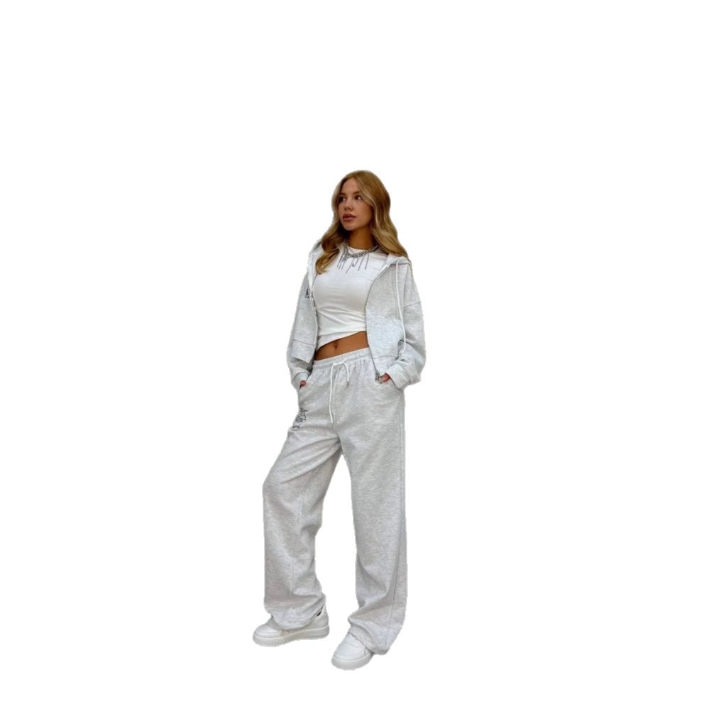 Casual set for women with cropped hoodie jacket and comfortable jogger pants Lune London