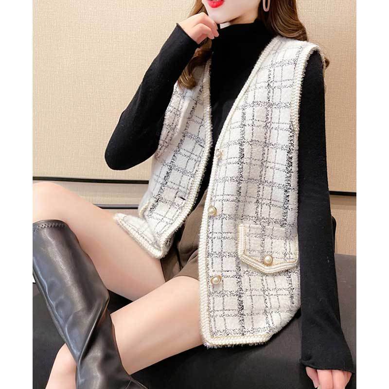 Gilet à la mode pour dames avec des détails de boutons décoratifs et un élégant motif à carreaux Chic & Stil