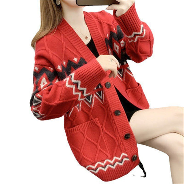Thick knit cardigan for women with a modern pattern and practical pockets Lune London