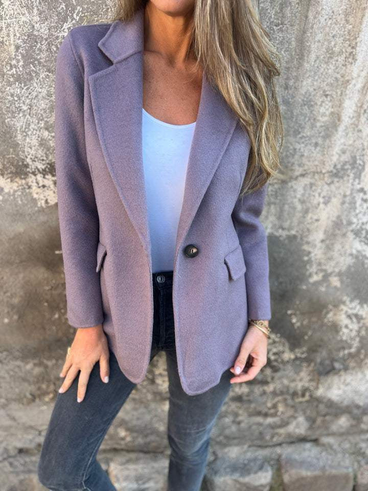 Ladies Elegant Business Blazer Jacket in Soft Chic Material and Style