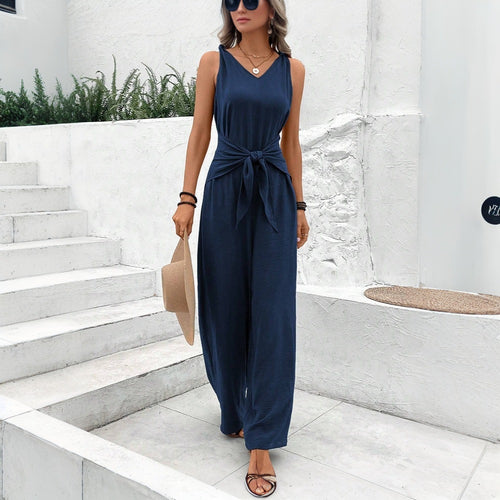 Combinaison pour femmes avec détail de ceinture et décolleté en V Chic & Stil