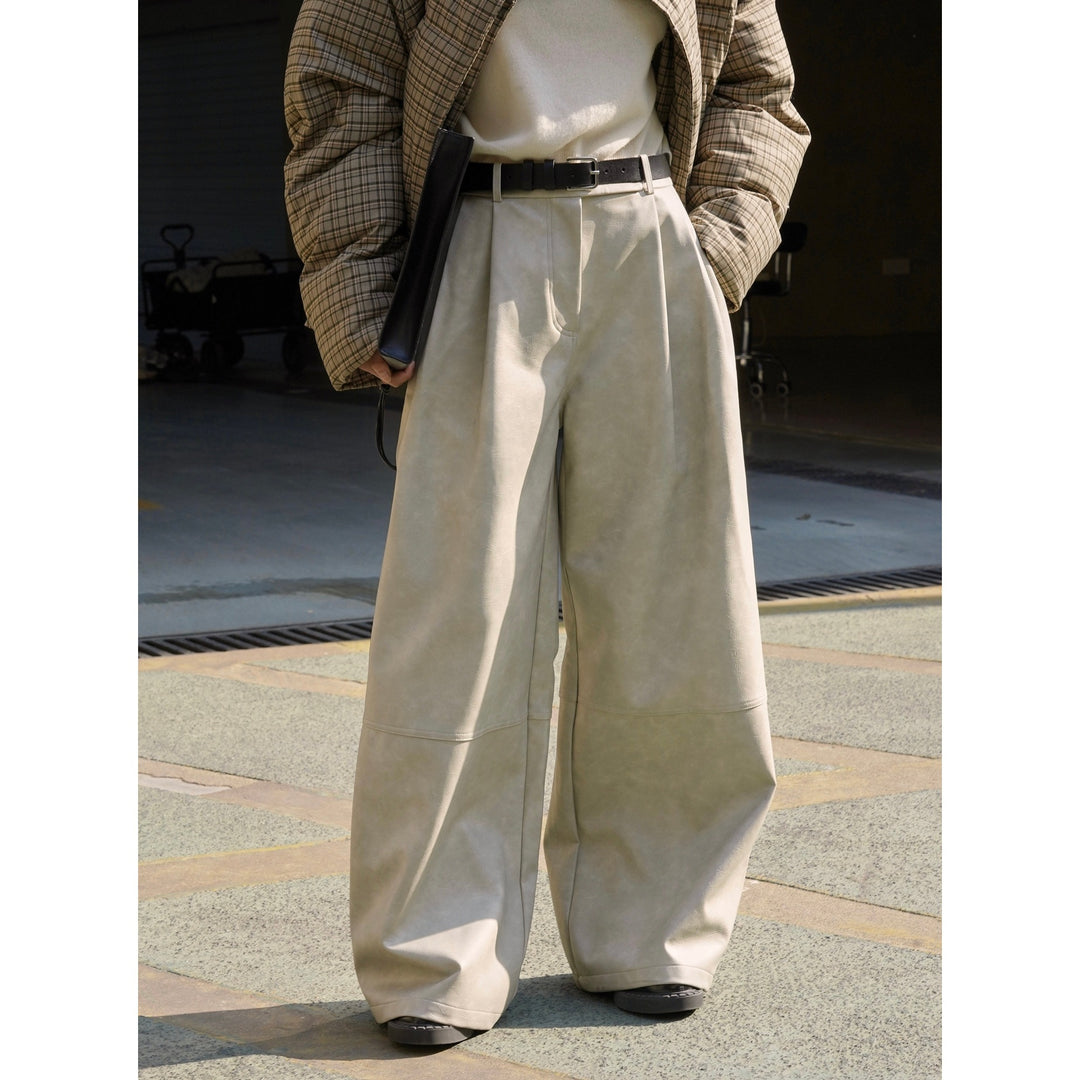 Women's Wide High-Waist Culotte Pants made of Faux Leather with Pleats and Lounge Silhouette Amarae
