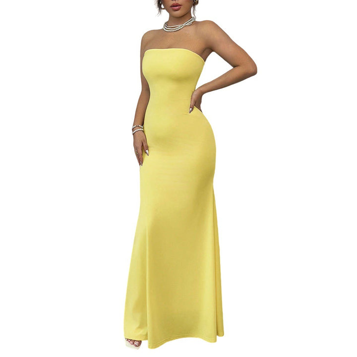 Robe maxi enveloppante ajustée pour femmes avec design décolleté et fente sexy au dos Chic & Stil