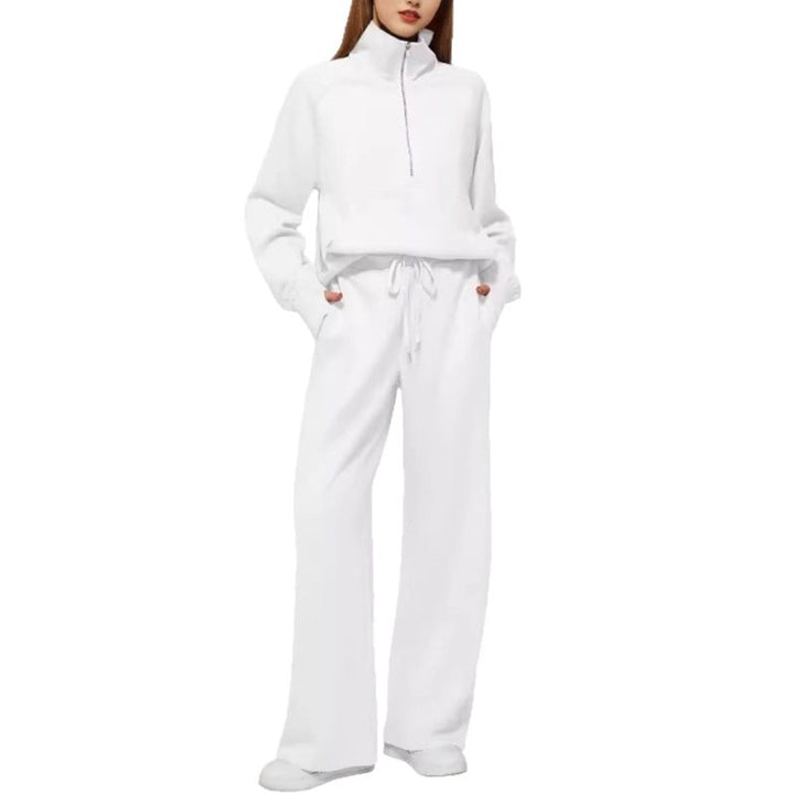 Women's sports set with high collar and wide legs Lune London