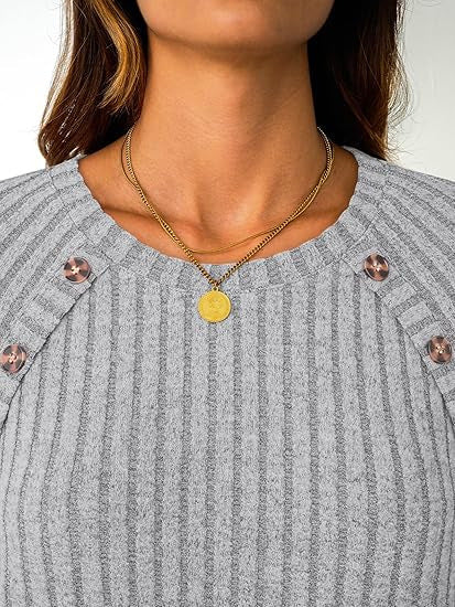 Top en tricot pour femmes avec boutons décoratifs Chic & Stil