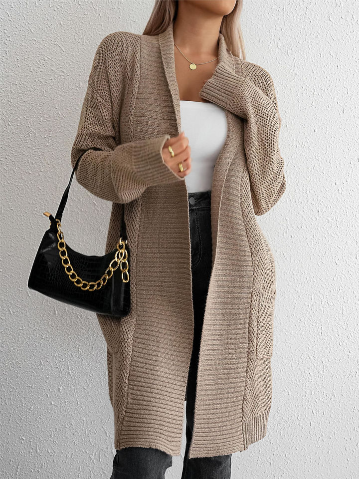Cardigan en tricot pour femmes avec coupe ouverte et mélange de textures modernes Chic & Stil