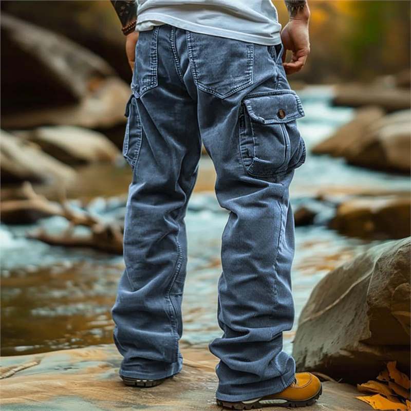 Practical Cargo pants for men with many pockets Lune London
