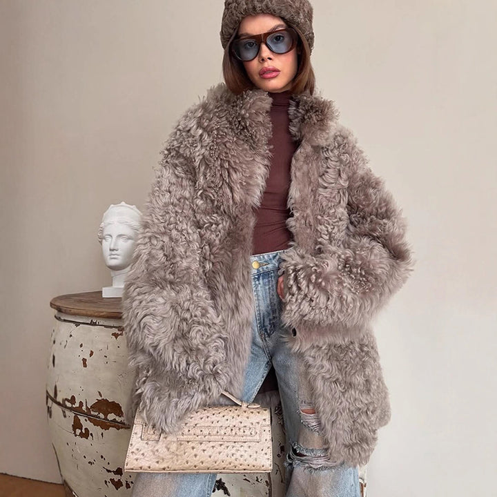 Women's Oversize Faux Fur Coat with Curly Teddy Look and Wide Boxy Silhouette Amarae
