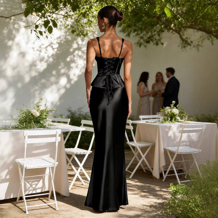 Elegant evening dress for women with deep V-neck and sculpting cut