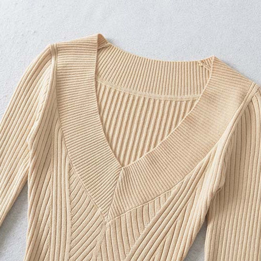Women's Tailored Ribbed Knit Sweater with V-Neck and Shaping Structure Amarae