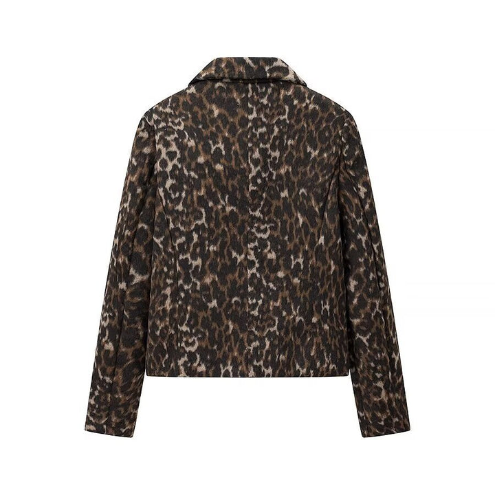 Ladies short jacket in boxy cut with leopard print and flap pockets Amarae