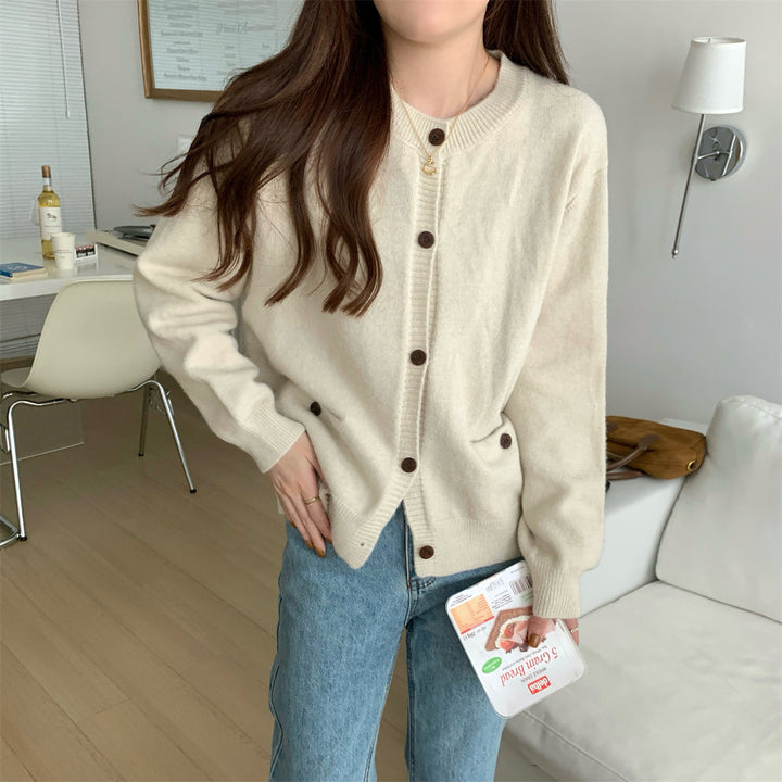 Cardigan tricoté confortable pour femmes avec poches pratiques et fermeture à boutons Chic & Stil