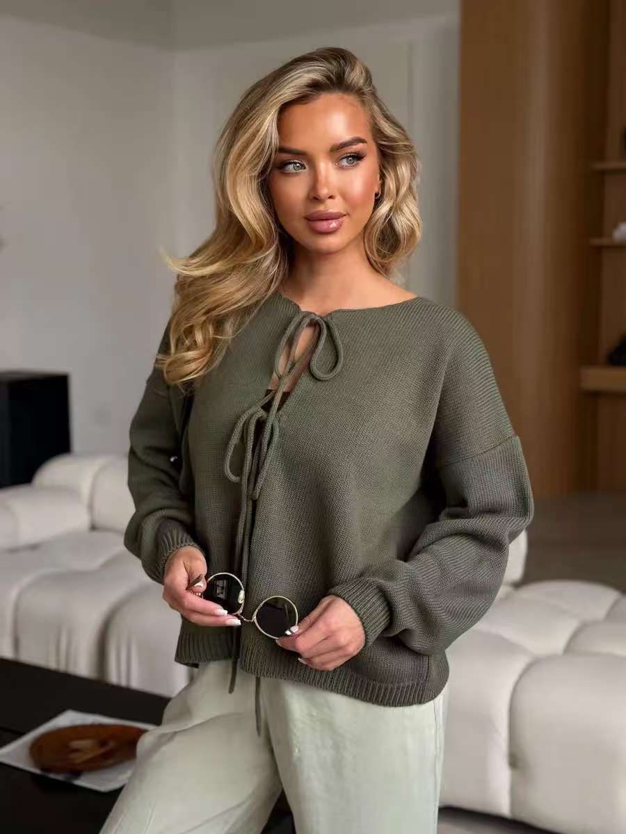Pull-over tricot décontracté pour femmes avec des détails de laçage décoratifs Chic & Stil