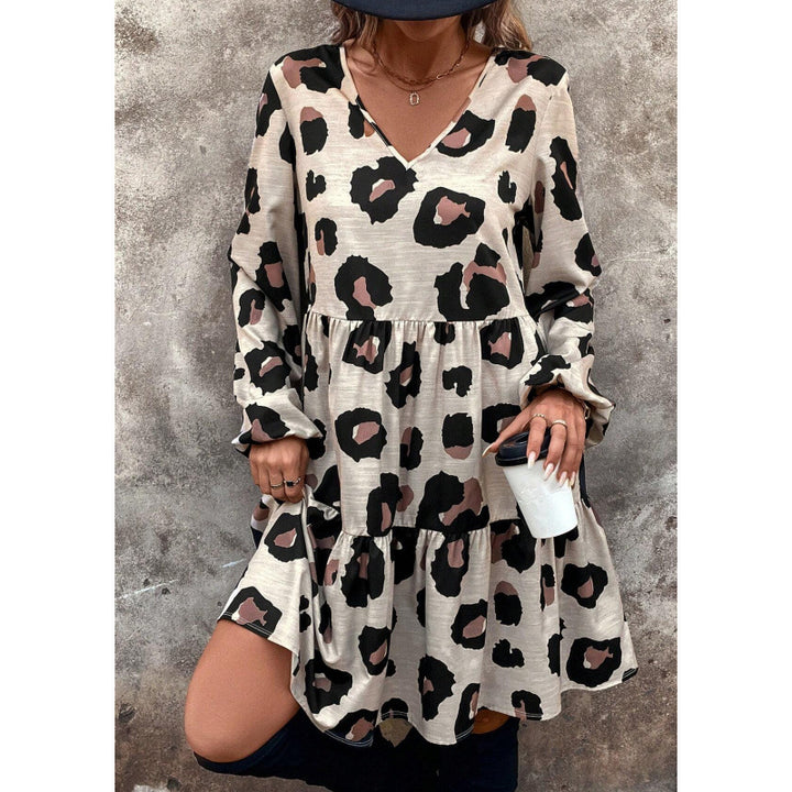 Casual leopard print women's dress with voluminous sleeves and a flowy cut Lune London