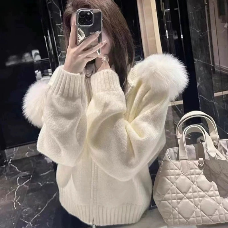 Women cozy knit vest with luxurious fur collar and zipper Lune London