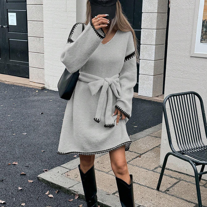 Robe tricotée pour femme avec ceinture et col en V Chic & Stil