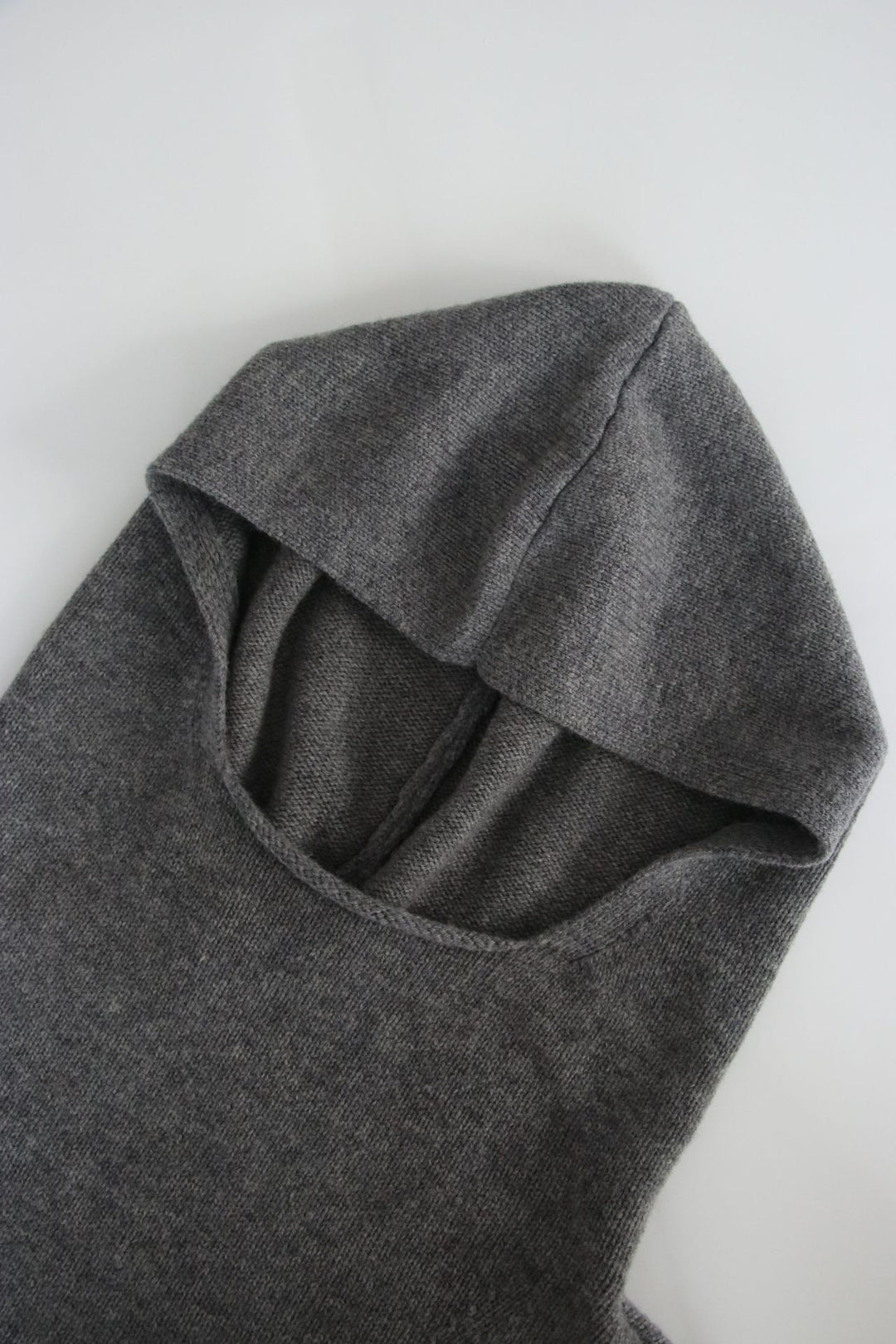 Pull en maille confortable pour femme avec capuche Chic & Stil
