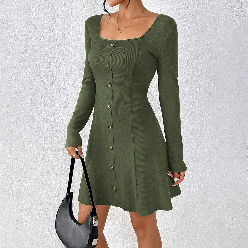 Robe à boutonnière pour femmes avec manches longues et décolleté carré Chic & Stil