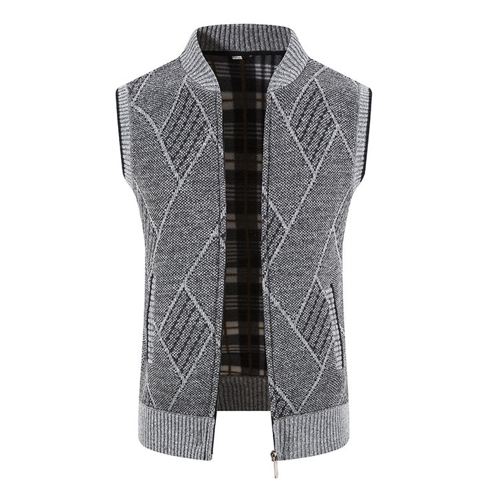Men's knitted cardigan with a modern cable pattern and a practical zipper Lune London