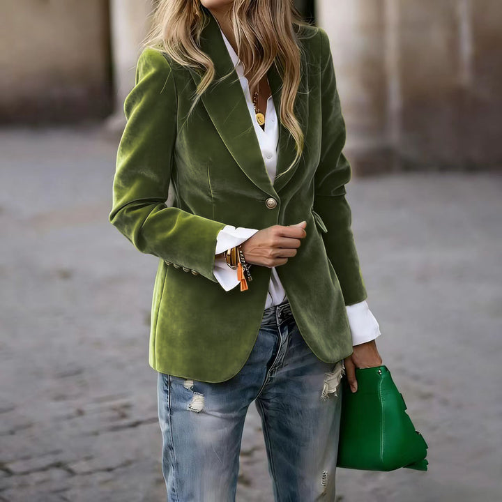 Ladies Elegant tailored velvet blazer with notch lapels and single-button Amarae