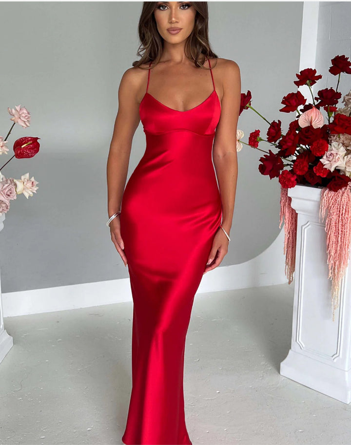 Women's elegant dress with a slim fit and strapless silhouette Lune London