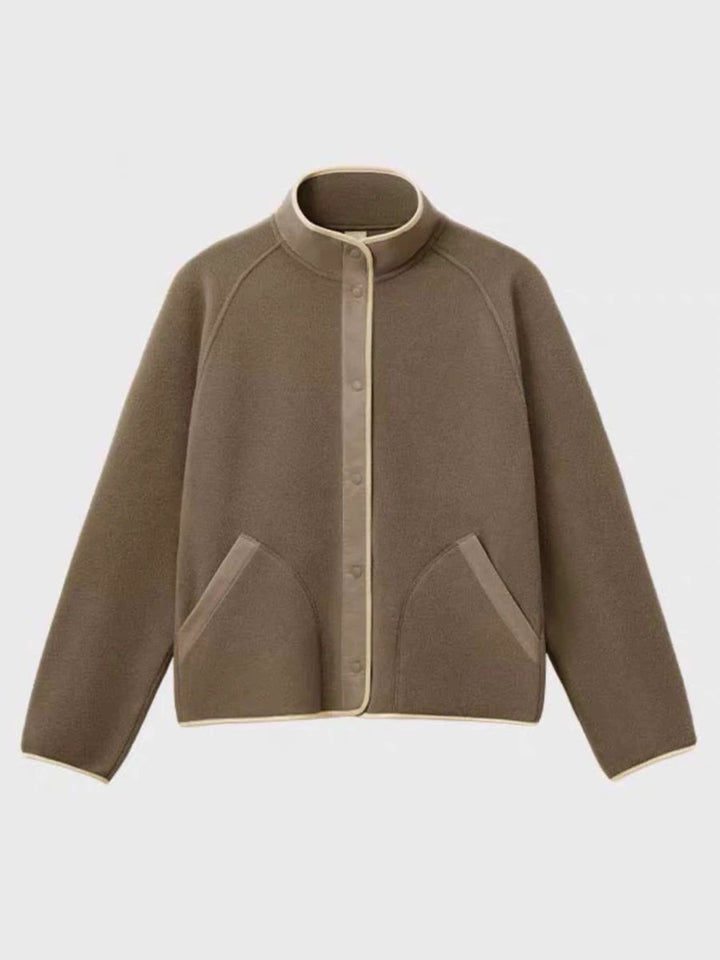 Veste en polaire confortable pour femmes avec col élastique et poches pratiques Chic & Stil