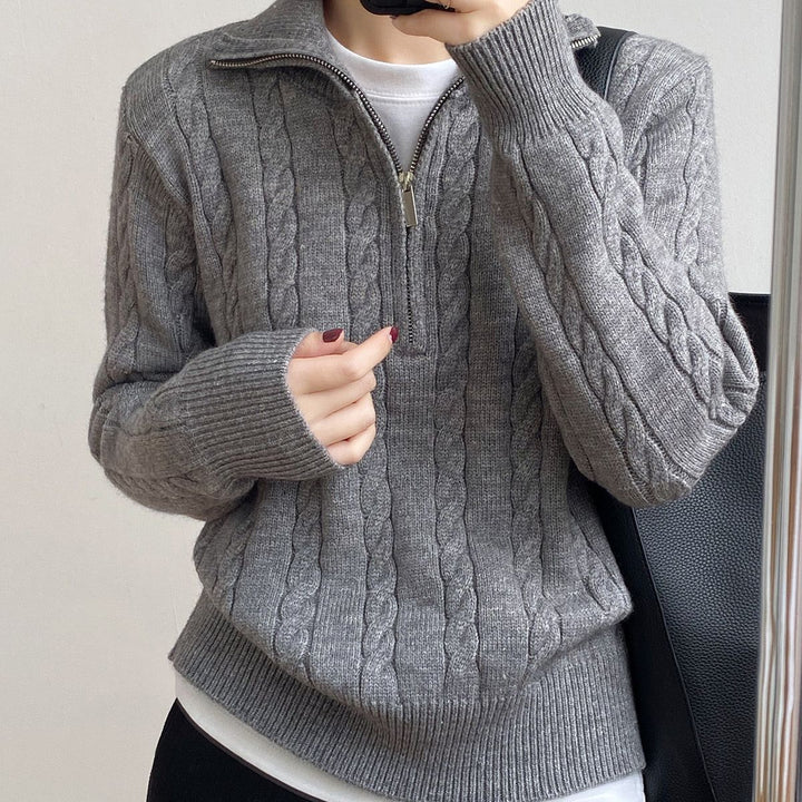 Pull en tricot pour femmes avec design en torsades et col montant moderne Chic & Stil