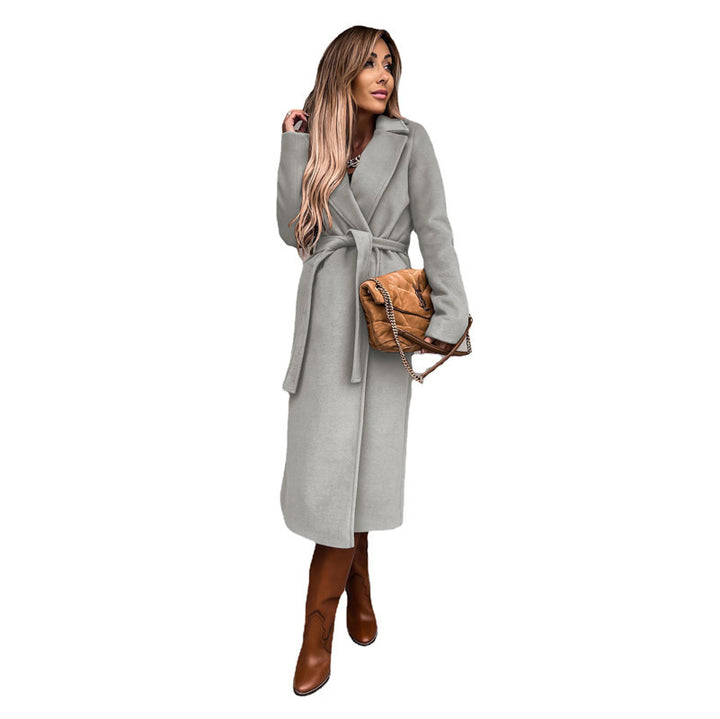 Ladies elegant wool coat with belt and timeless silhouette Lune London
